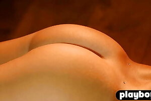 Hot blonde exposes ample all-natural funbags and sweet ass