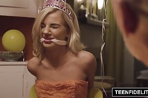 TEENFIDELITY Little Teenage Bella Rose Plumbed Rock-hard and Frosted